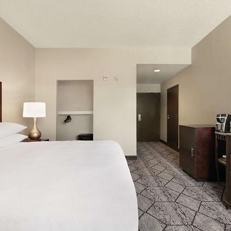 Doubletree By Hilton Atlanta Northeast/Northlake Tucker Bagian luar foto