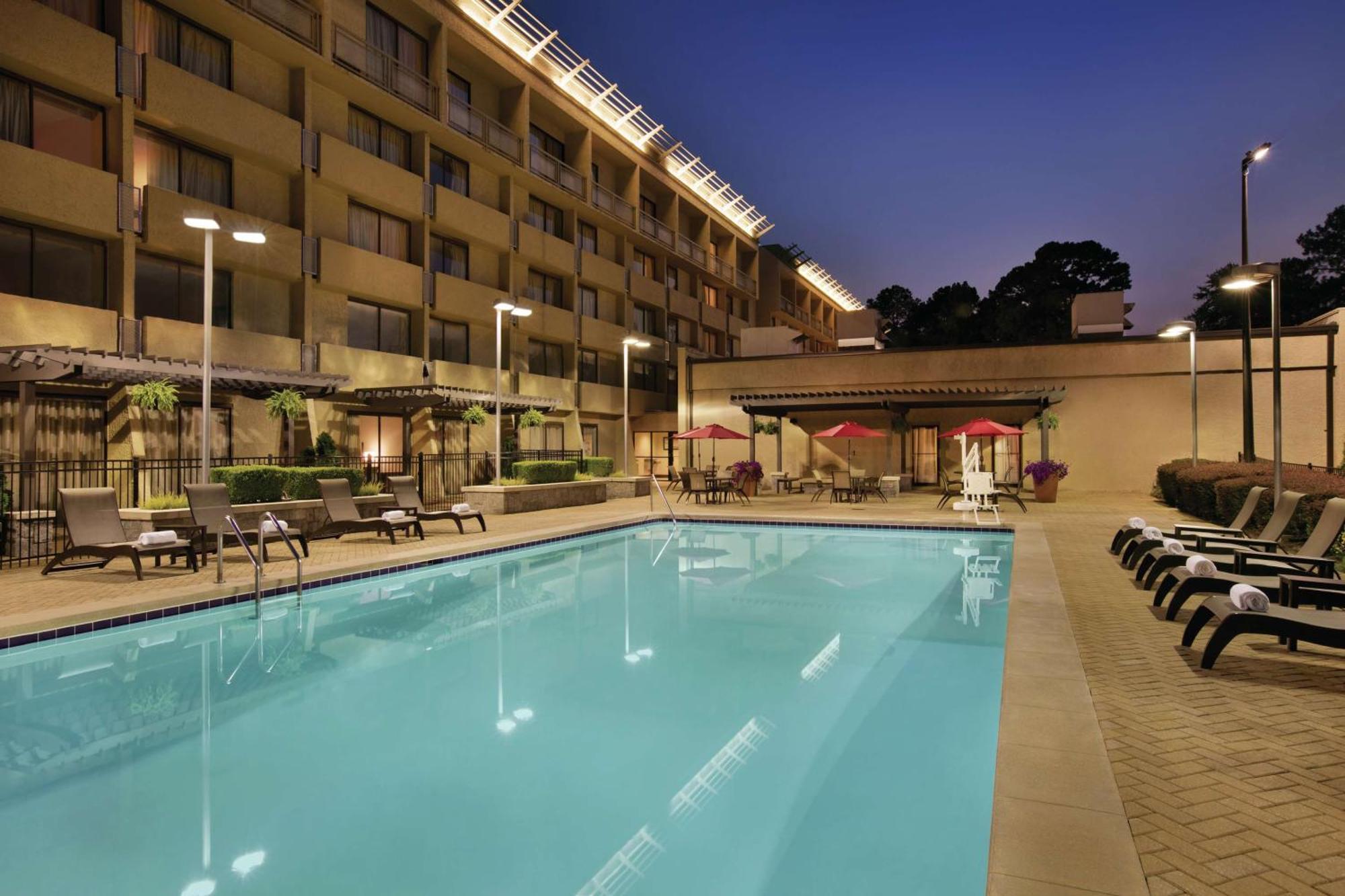 Doubletree By Hilton Atlanta Northeast/Northlake Tucker Bagian luar foto
