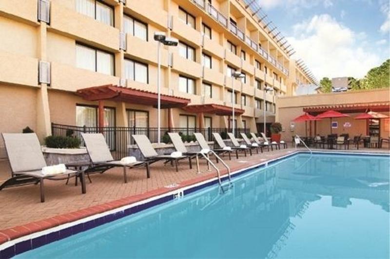 Doubletree By Hilton Atlanta Northeast/Northlake Tucker Bagian luar foto